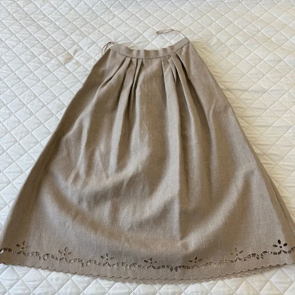 Oscar de la Renta Beige Midi Skirt - Elegant A-Line with Scalloped Hem - Picture 13 of 14